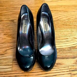 Steve Madden black pumps